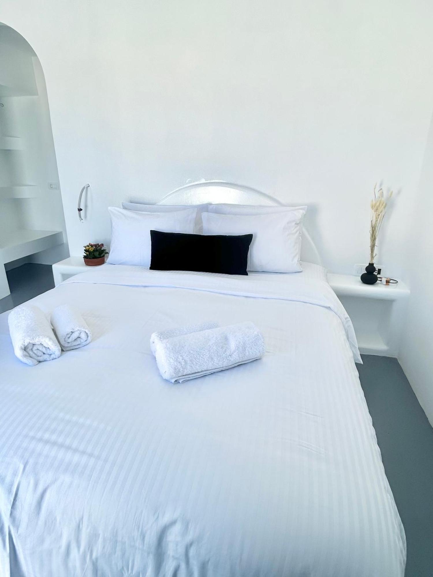 Oinos Luxury Suites Foinikiá Buitenkant foto