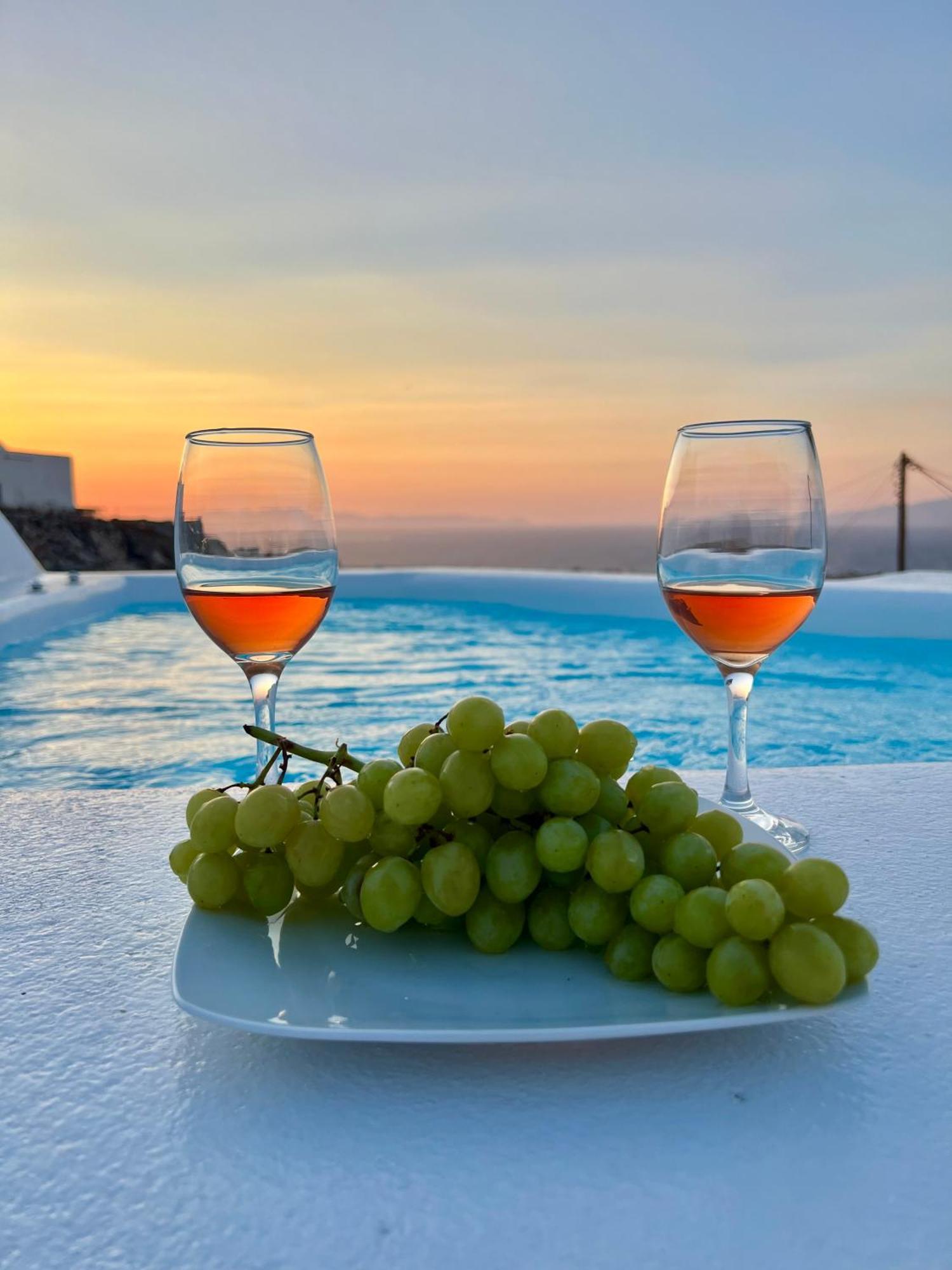 Oinos Luxury Suites Foinikiá Buitenkant foto